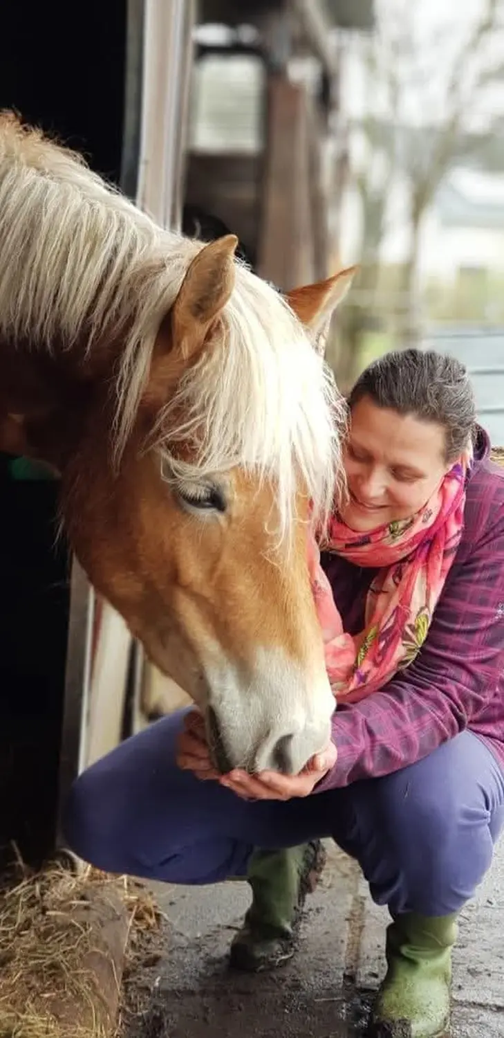 Reittherapie Seelennhalt - Reiten - Frauen mit Pferd